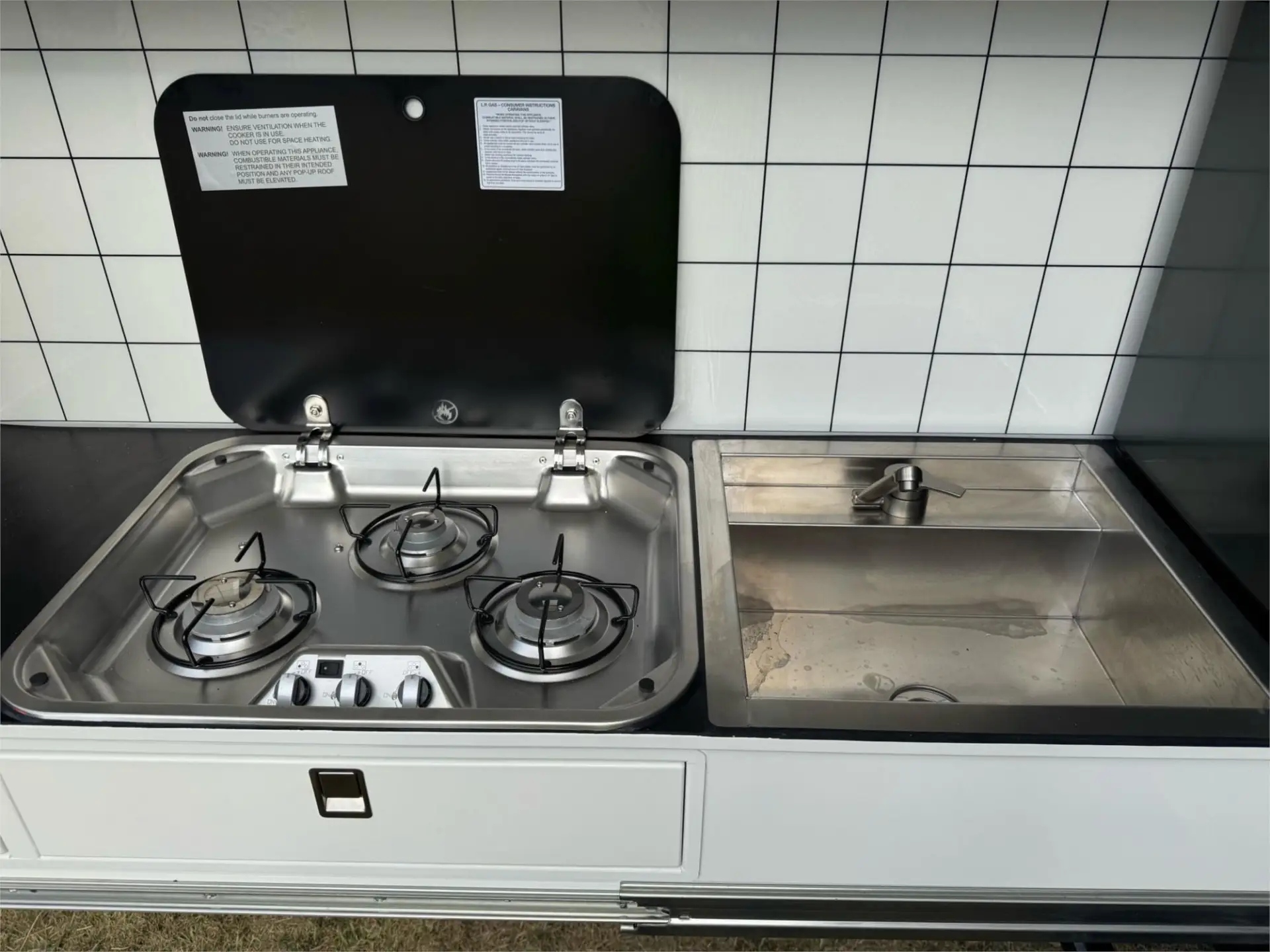 https://media-caravea.syd1.digitaloceanspaces.com/caravans/95EIC21753/exterior-40.webp