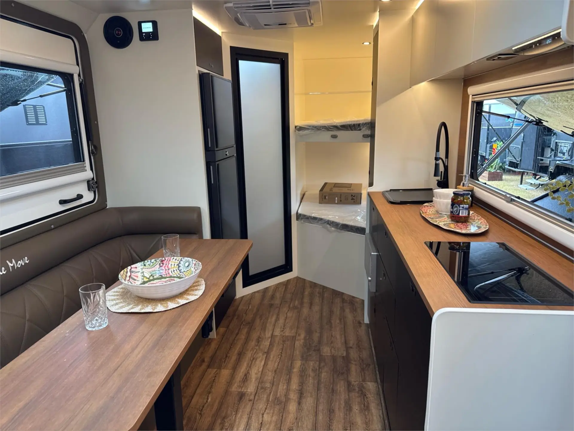 https://media-caravea.syd1.digitaloceanspaces.com/caravans/95EIC21753/exterior-48.webp