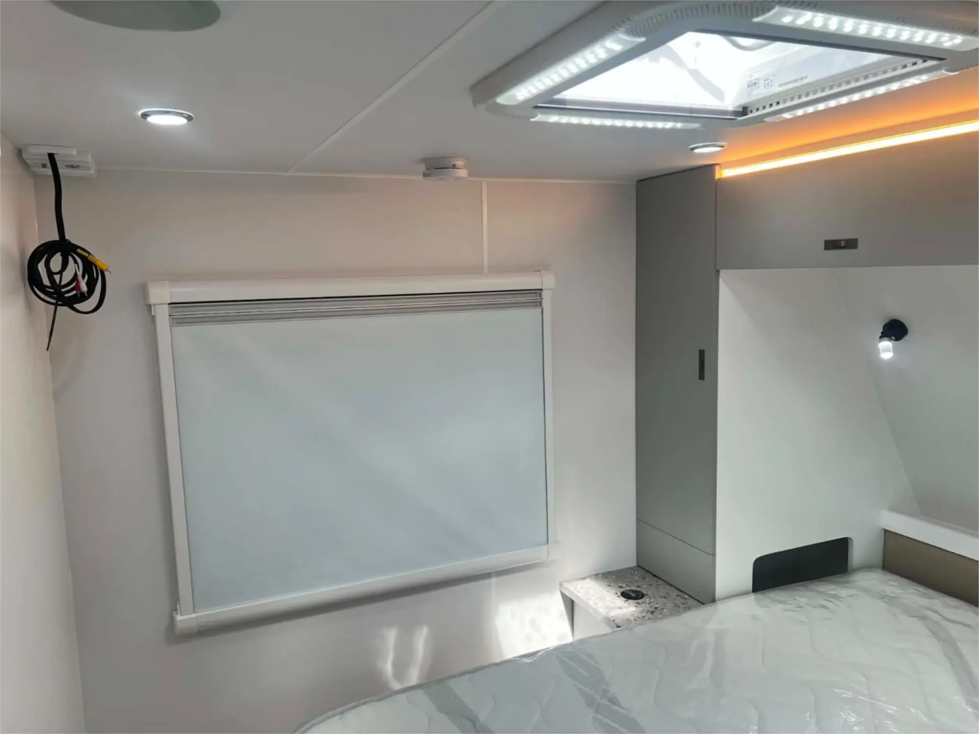 https://media-caravea.syd1.digitaloceanspaces.com/caravans/95EIC22112/exterior-9.webp