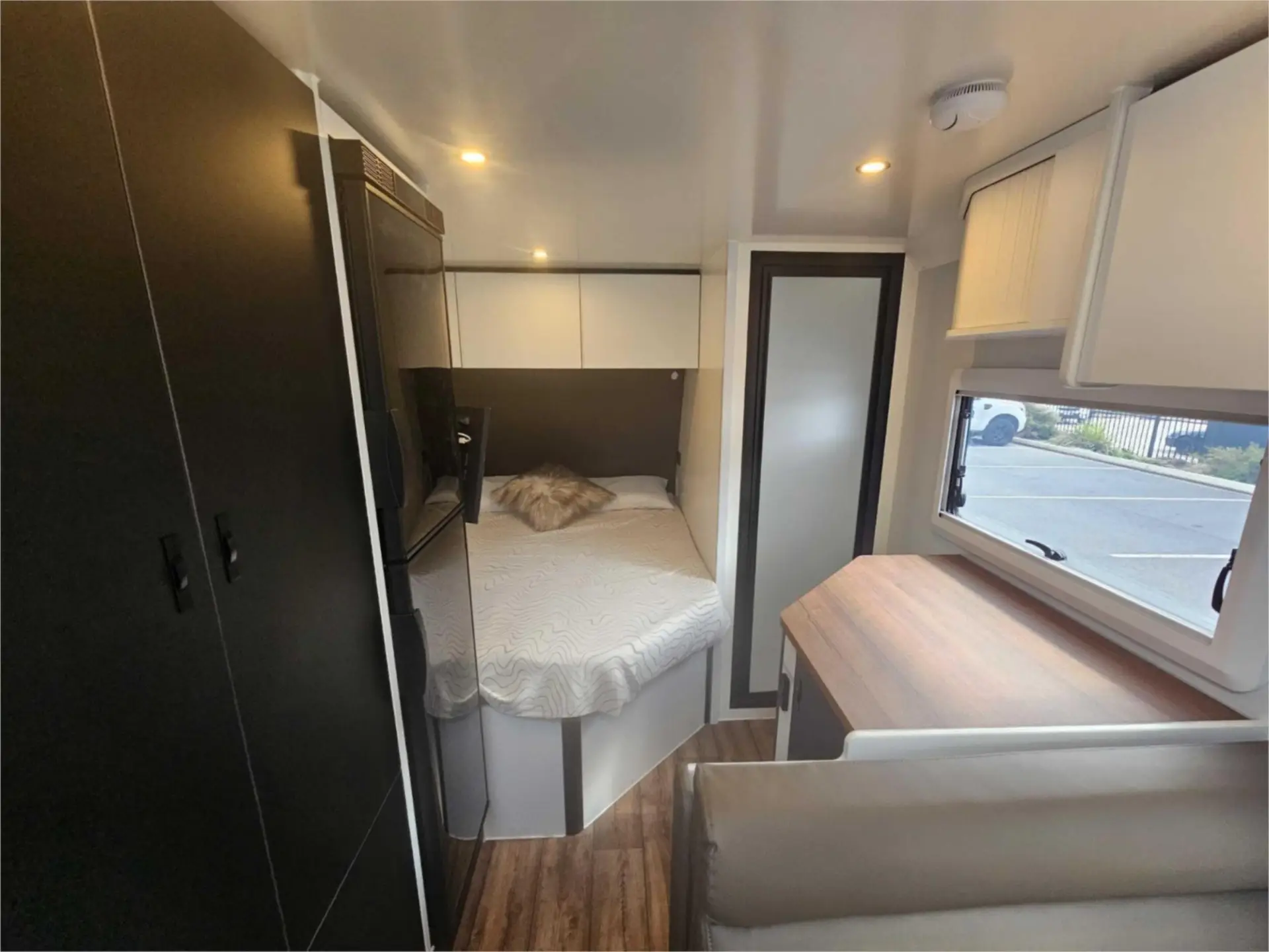 https://media-caravea.syd1.digitaloceanspaces.com/caravans/95EIC22118/exterior-1.webp