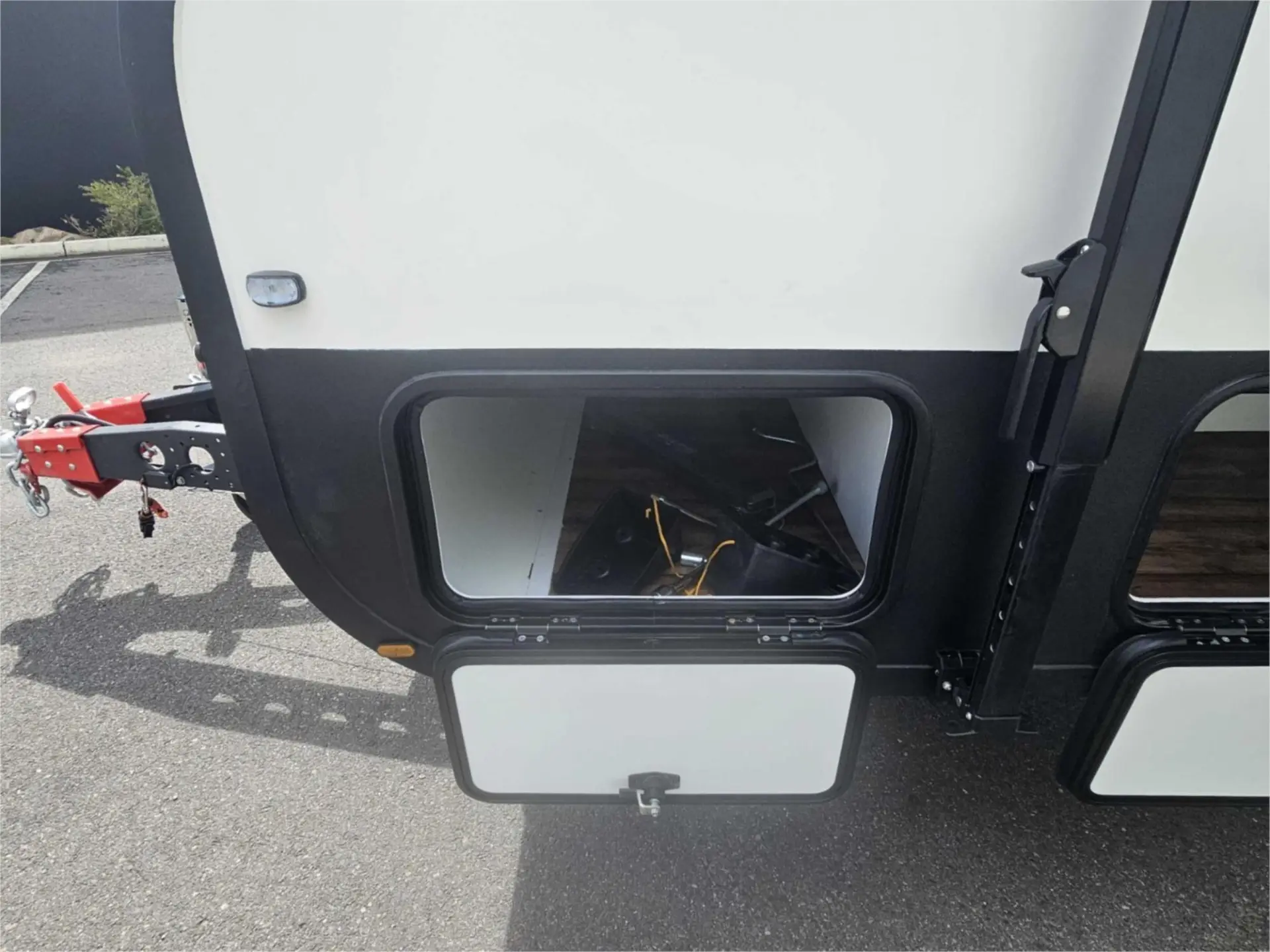 https://media-caravea.syd1.digitaloceanspaces.com/caravans/95EIC22118/exterior-16.webp