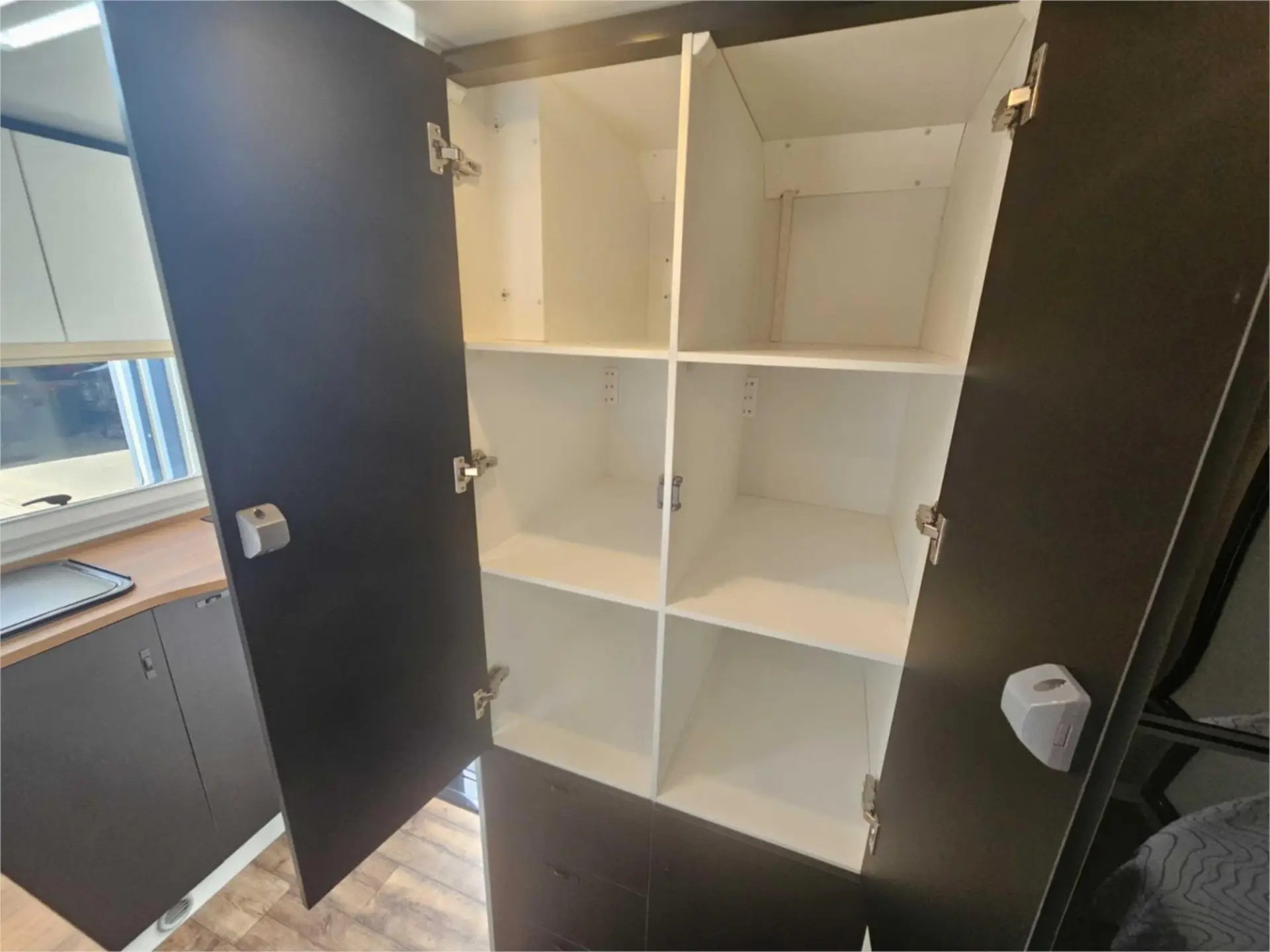 https://media-caravea.syd1.digitaloceanspaces.com/caravans/95EIC22118/exterior-8.webp
