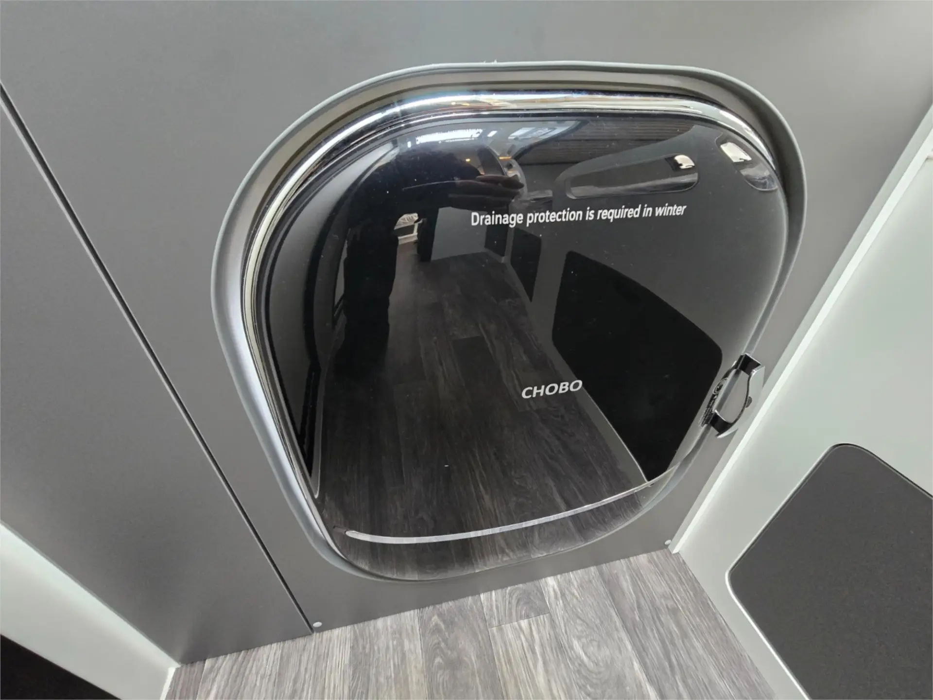 https://media-caravea.syd1.digitaloceanspaces.com/caravans/95EIC22120/exterior-20.webp