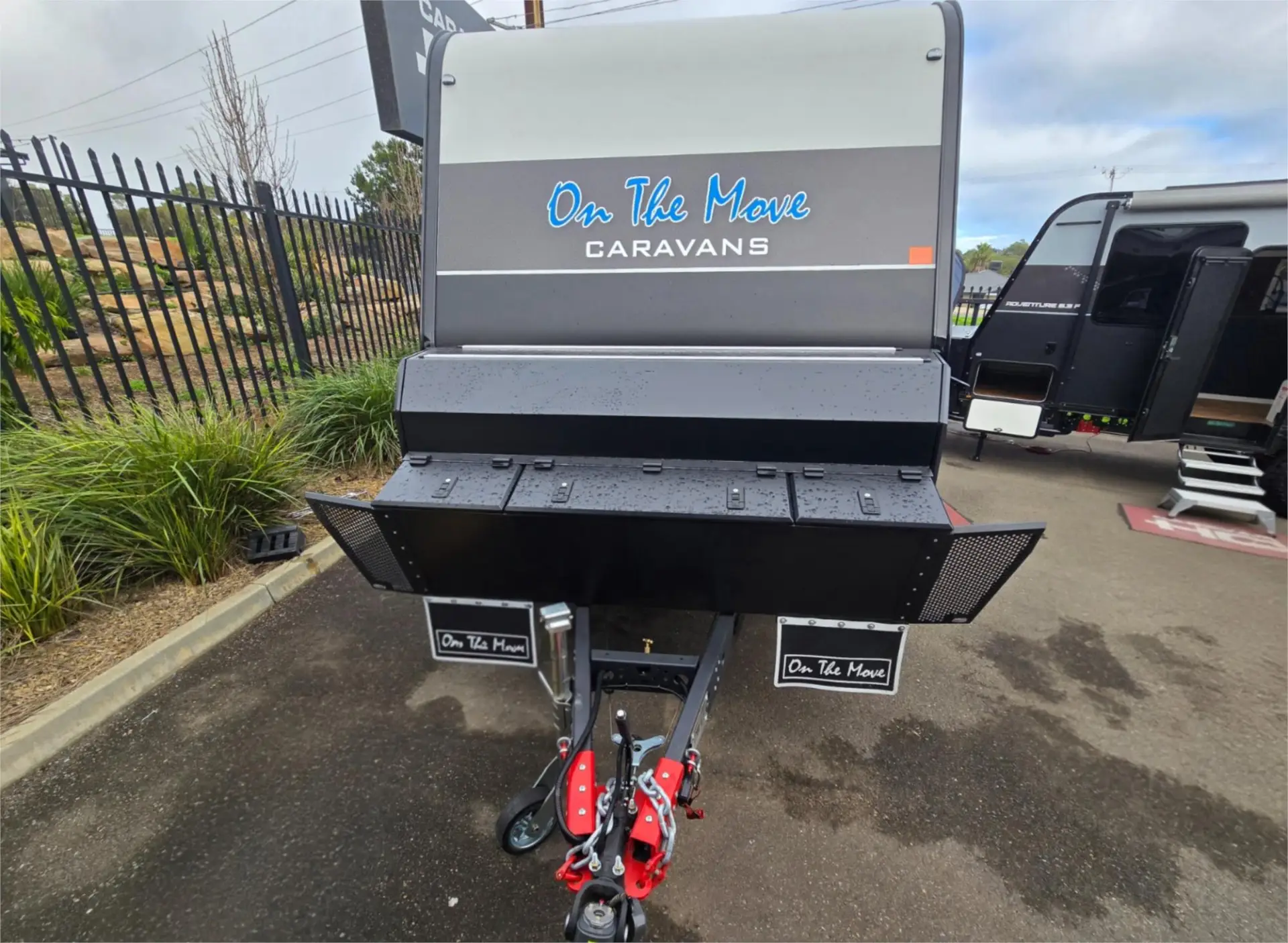 https://media-caravea.syd1.digitaloceanspaces.com/caravans/95EIC22121/exterior-11.webp