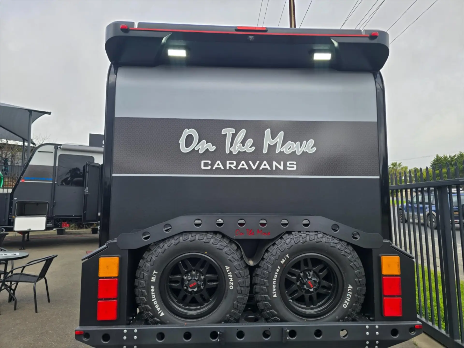 https://media-caravea.syd1.digitaloceanspaces.com/caravans/95EIC22121/exterior-26.webp