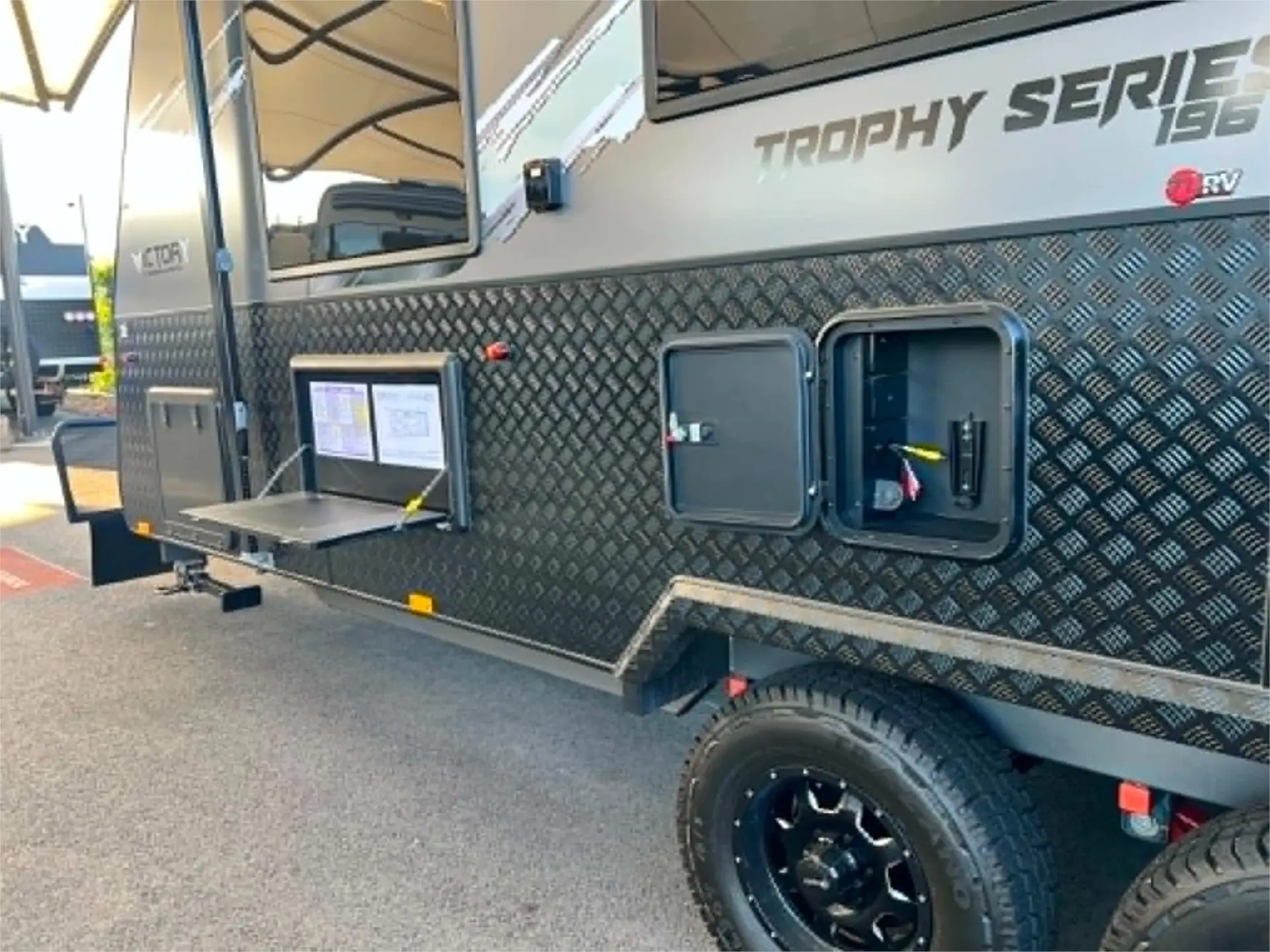 https://media-caravea.syd1.digitaloceanspaces.com/caravans/95EIC22178/exterior-19.webp