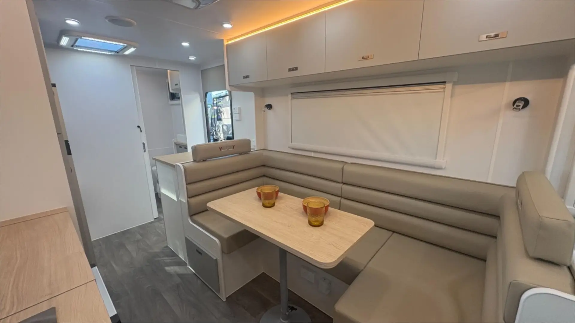 https://media-caravea.syd1.digitaloceanspaces.com/caravans/95EIC22180/exterior-5.webp