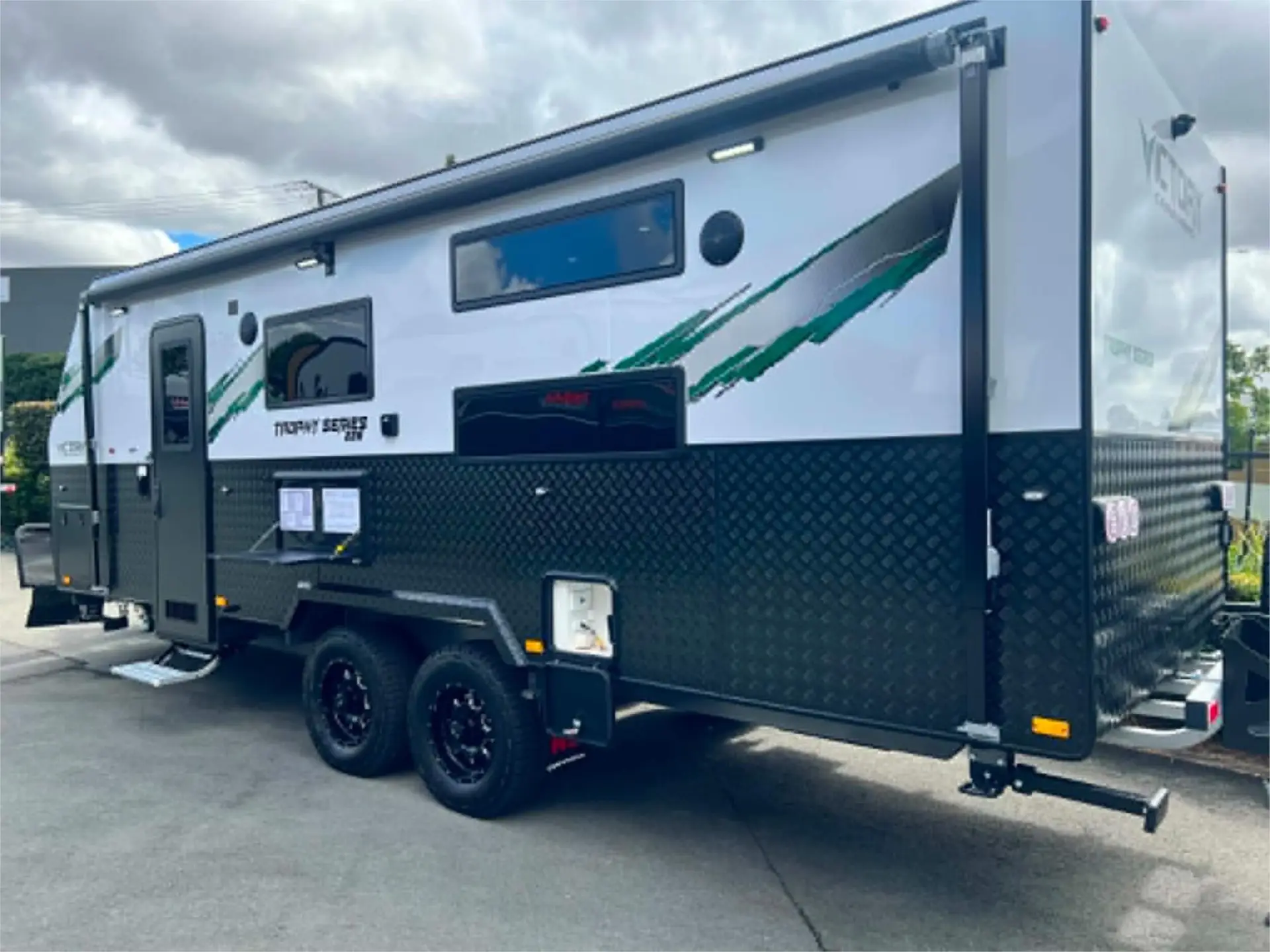 https://media-caravea.syd1.digitaloceanspaces.com/caravans/95EIC22181/exterior-19.webp