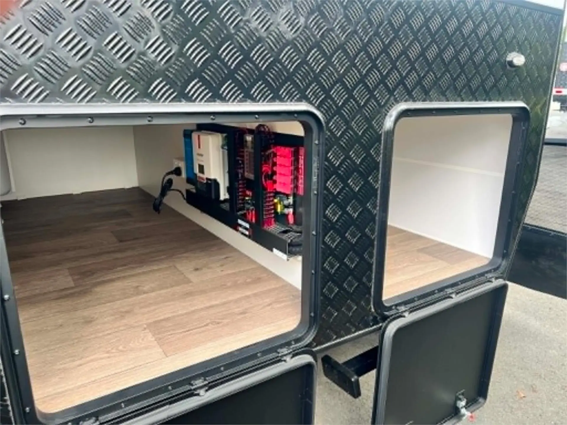 https://media-caravea.syd1.digitaloceanspaces.com/caravans/95EIC22181/exterior-24.webp
