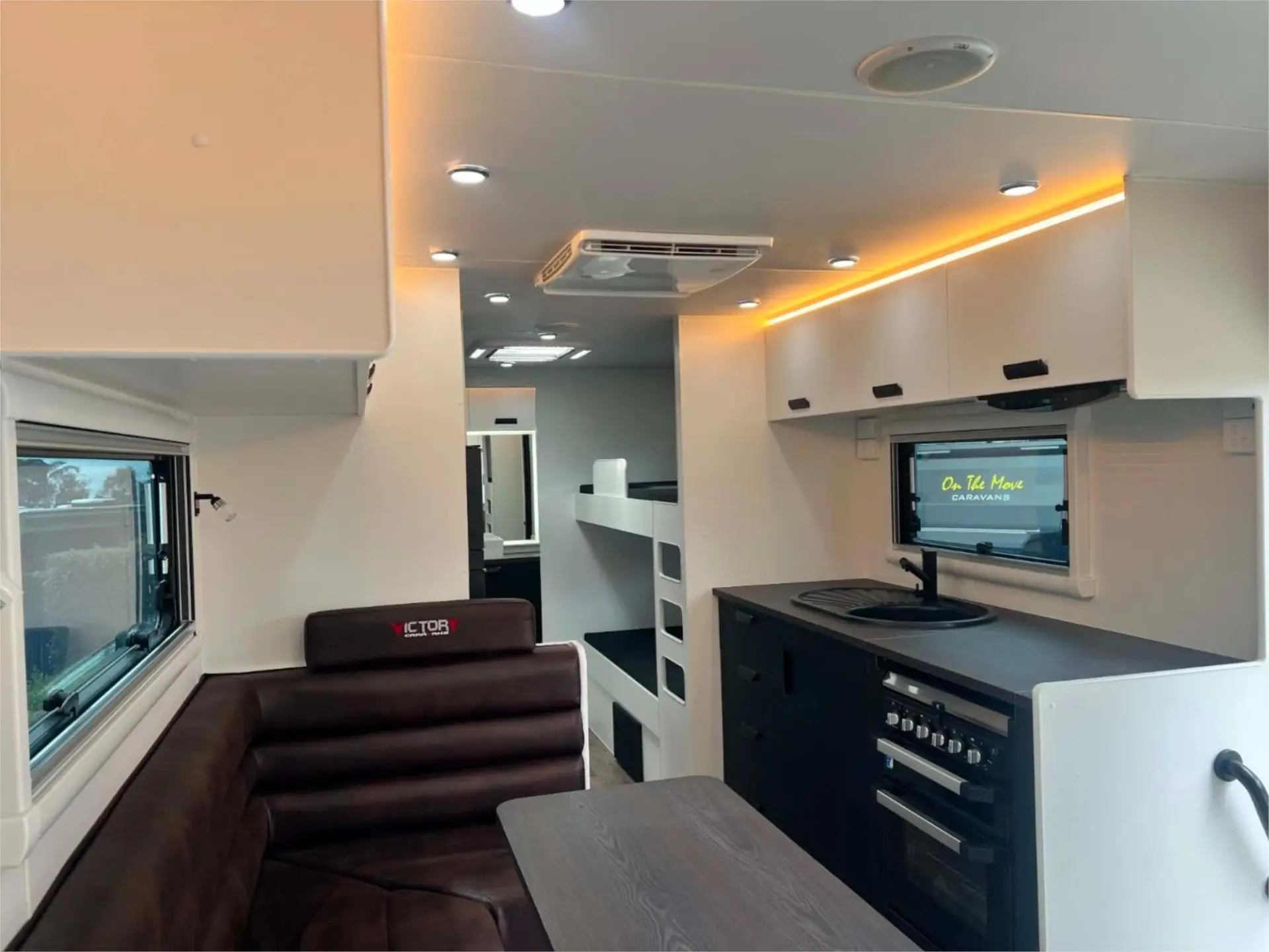 https://media-caravea.syd1.digitaloceanspaces.com/caravans/95EIC22181/exterior-4.webp