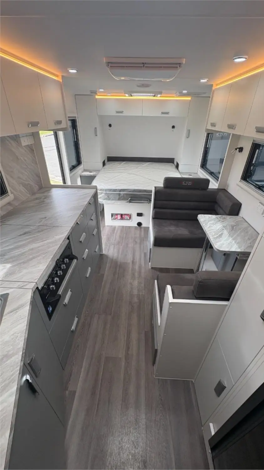 https://media-caravea.syd1.digitaloceanspaces.com/caravans/95EIC22182/exterior-1.webp