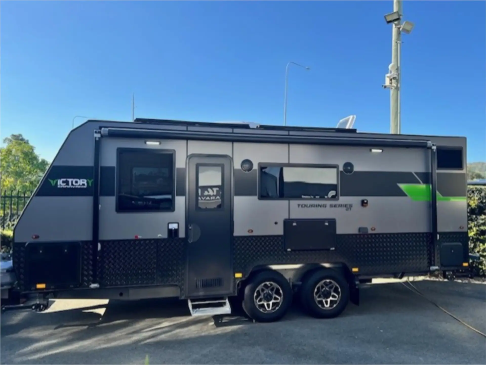 https://media-caravea.syd1.digitaloceanspaces.com/caravans/95EIC22183/exterior-11.webp