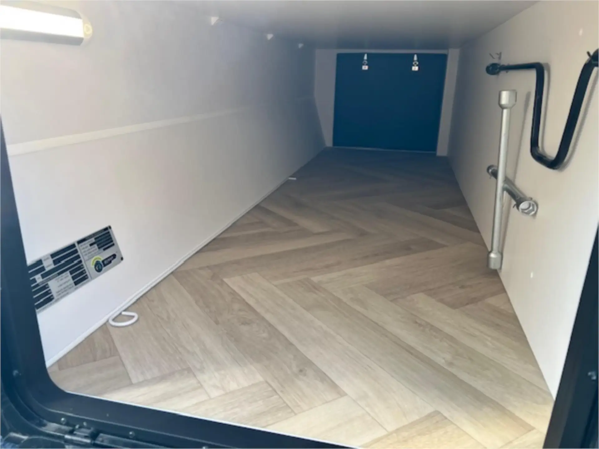 https://media-caravea.syd1.digitaloceanspaces.com/caravans/95EIC22183/exterior-8.webp