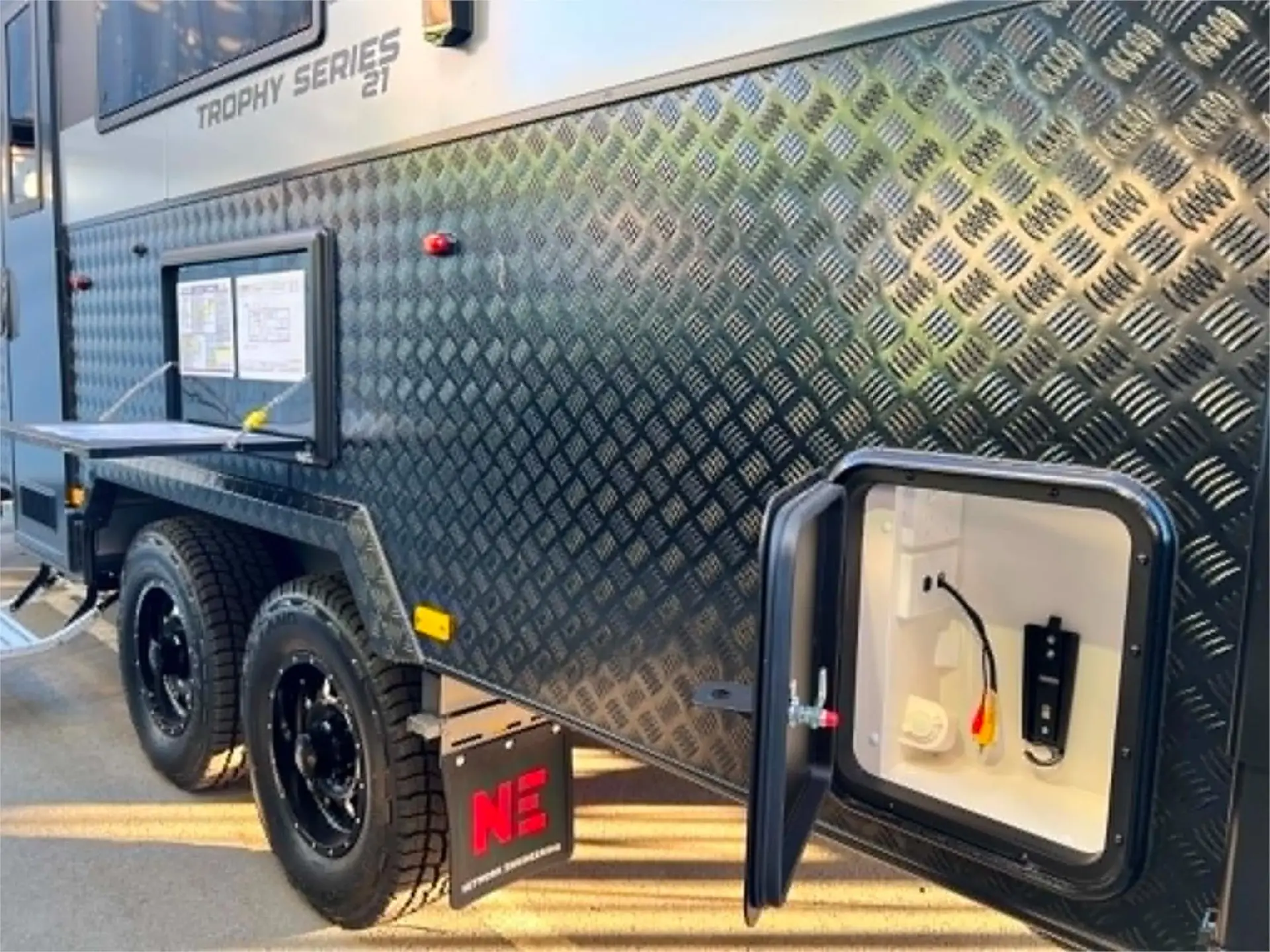 https://media-caravea.syd1.digitaloceanspaces.com/caravans/95EIC22184/exterior-14.webp