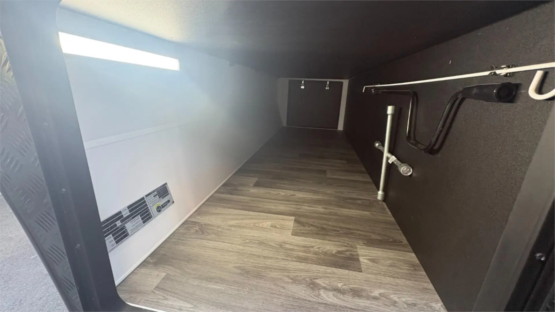 https://media-caravea.syd1.digitaloceanspaces.com/caravans/95EIC22185/exterior-12.webp