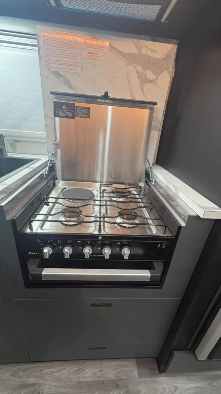 https://media-caravea.syd1.digitaloceanspaces.com/caravans/95EIC22185/exterior-19.webp