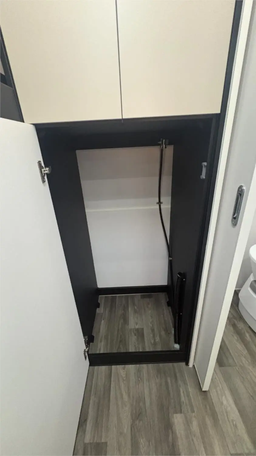 https://media-caravea.syd1.digitaloceanspaces.com/caravans/95EIC22185/exterior-3.webp