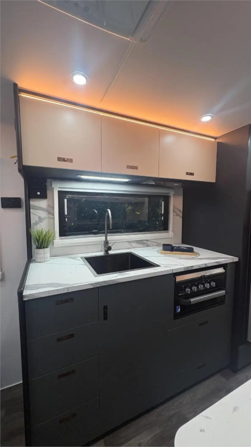 https://media-caravea.syd1.digitaloceanspaces.com/caravans/95EIC22185/exterior-5.webp