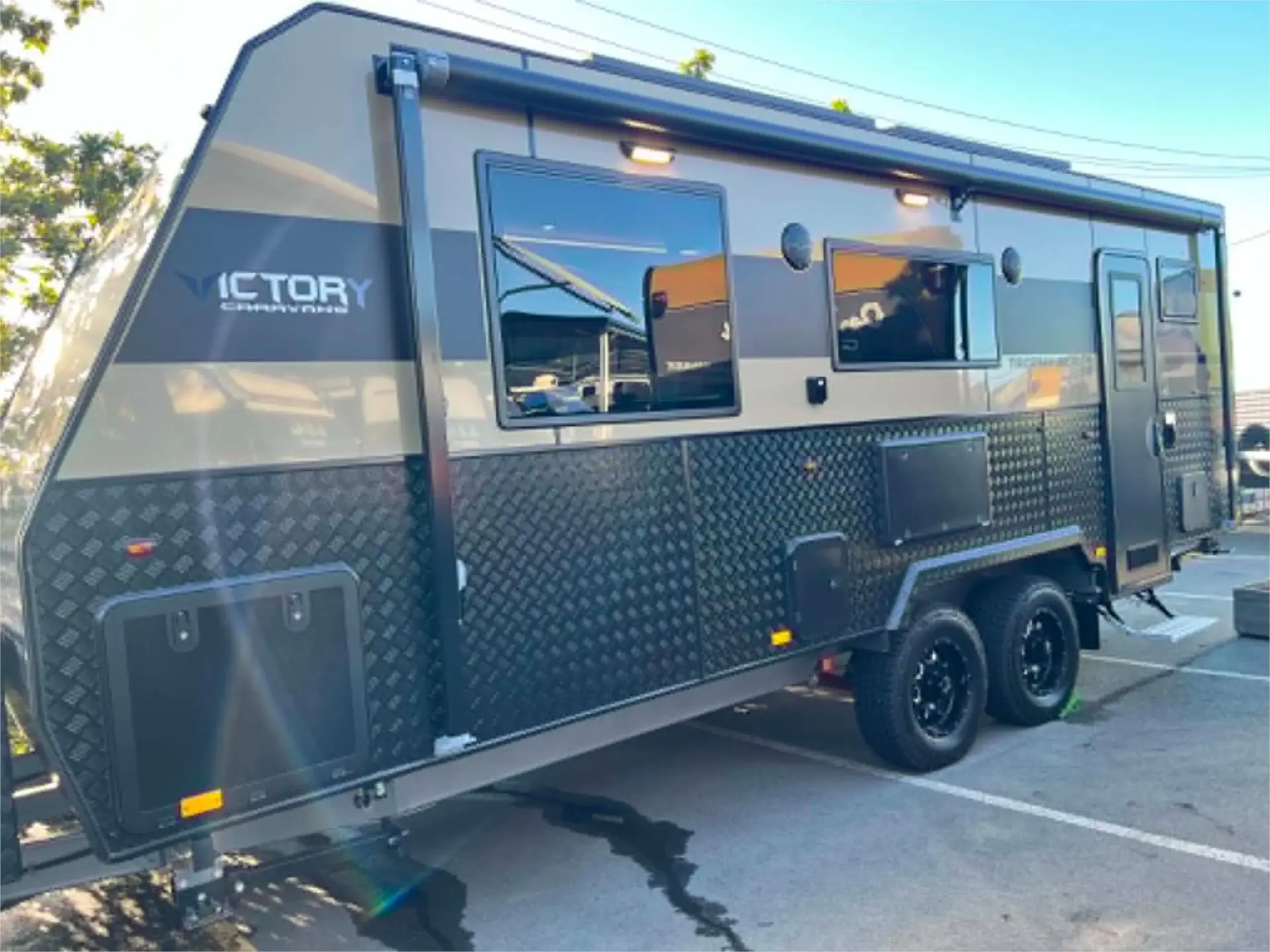 https://media-caravea.syd1.digitaloceanspaces.com/caravans/95EIC22186/exterior-11.webp