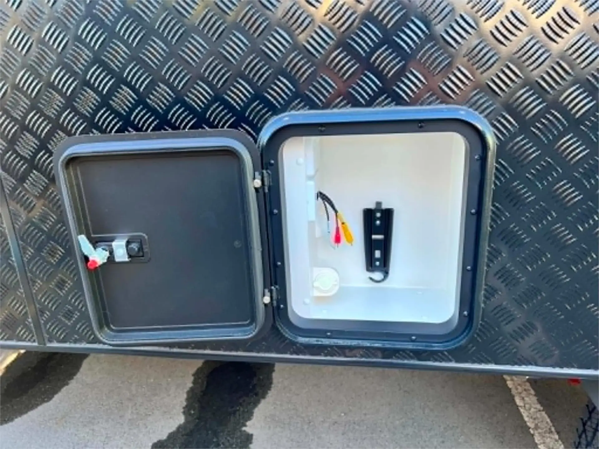 https://media-caravea.syd1.digitaloceanspaces.com/caravans/95EIC22186/exterior-19.webp