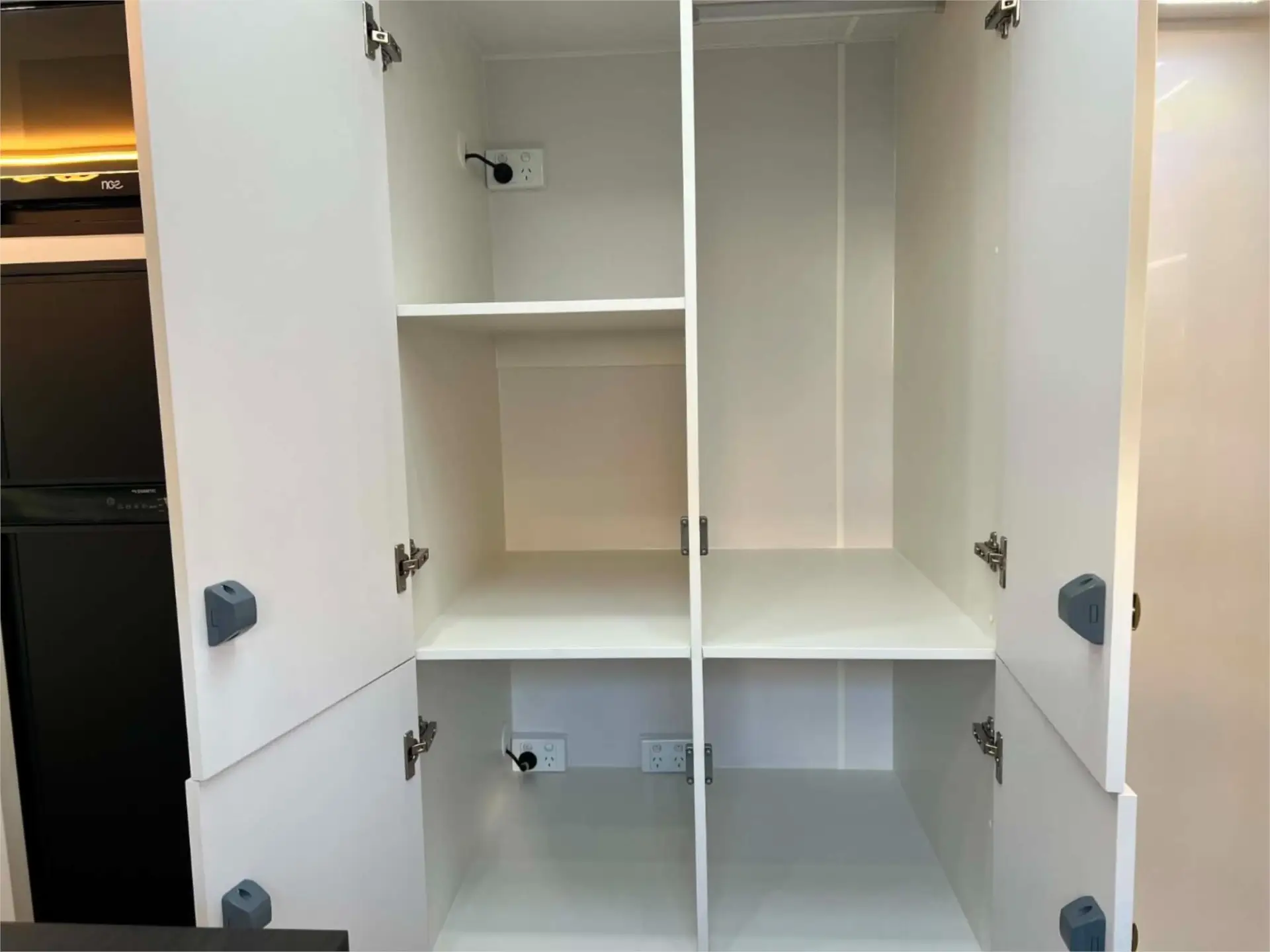 https://media-caravea.syd1.digitaloceanspaces.com/caravans/95EIC22186/exterior-6.webp