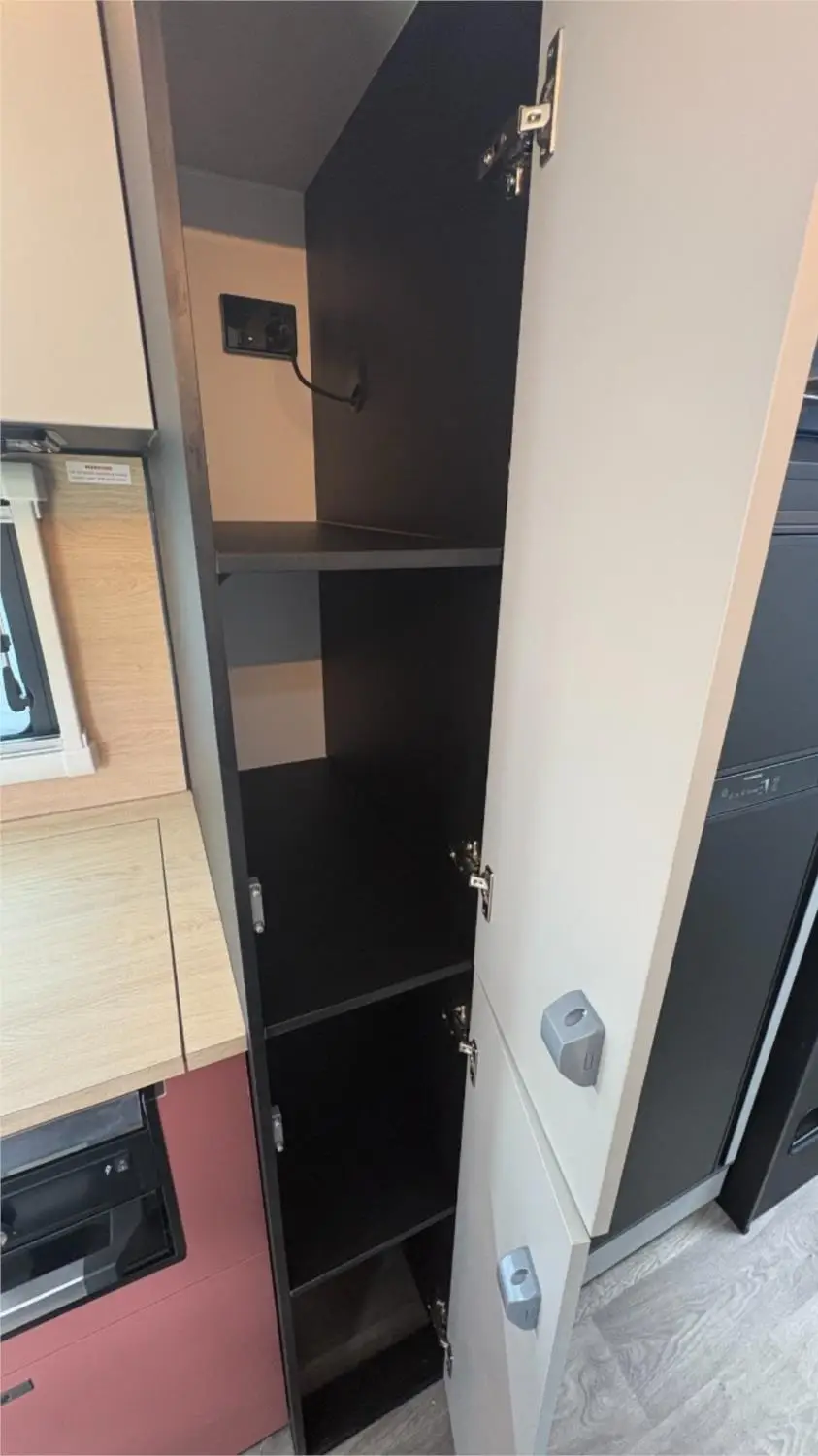 https://media-caravea.syd1.digitaloceanspaces.com/caravans/95EIC22187/exterior-19.webp
