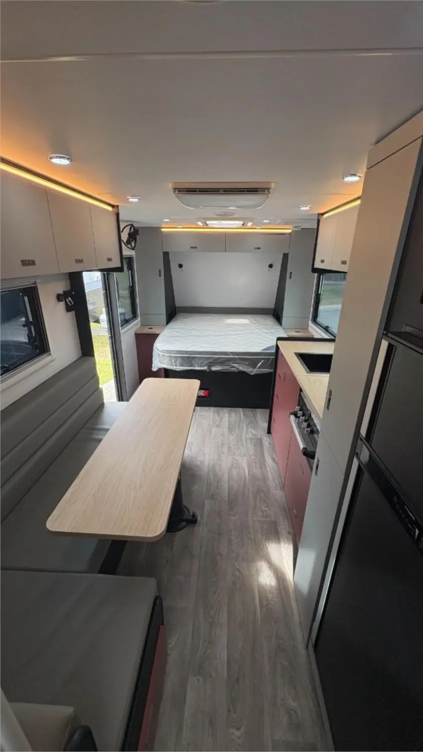 https://media-caravea.syd1.digitaloceanspaces.com/caravans/95EIC22187/exterior-3.webp