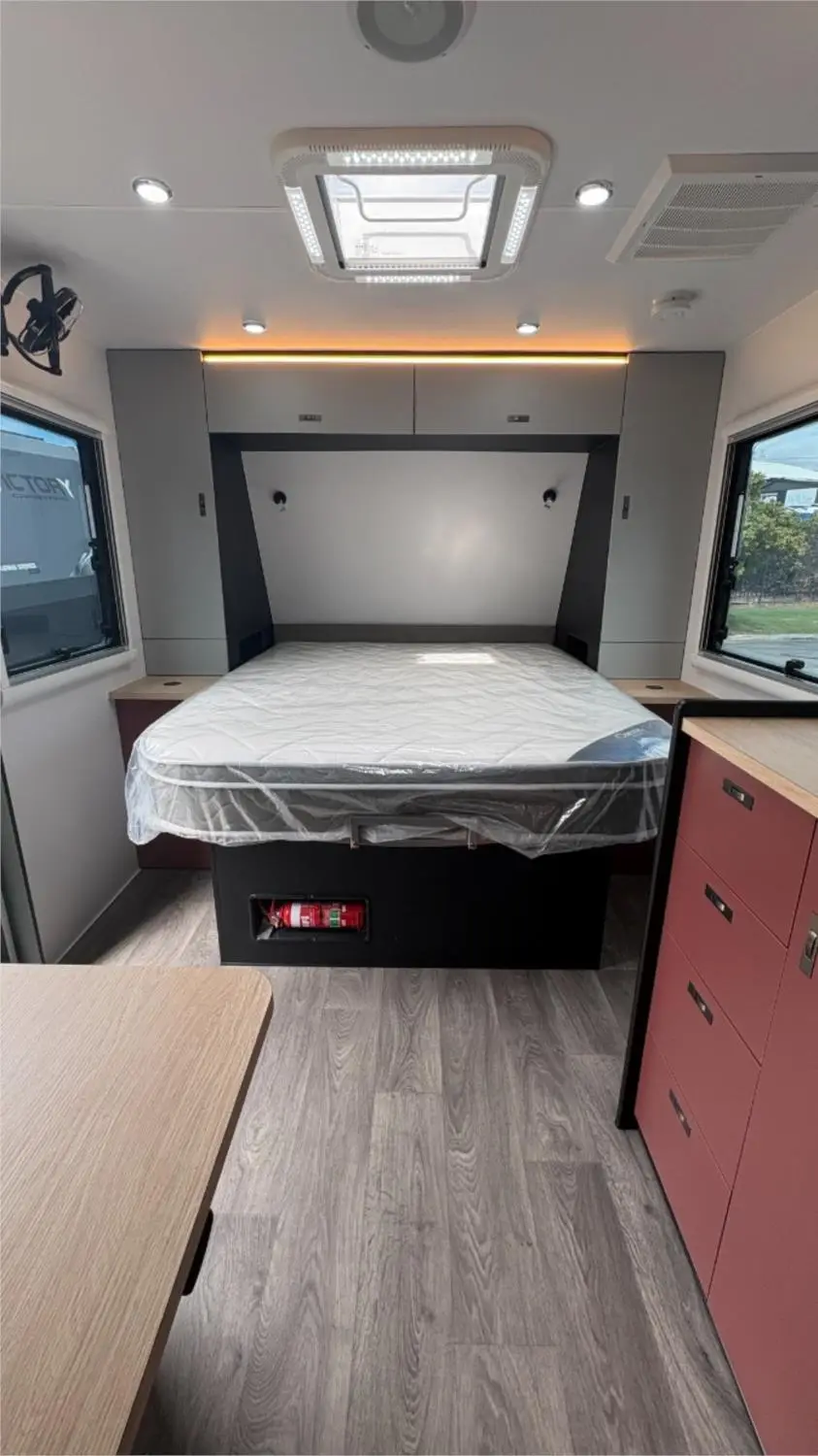 https://media-caravea.syd1.digitaloceanspaces.com/caravans/95EIC22187/exterior-6.webp