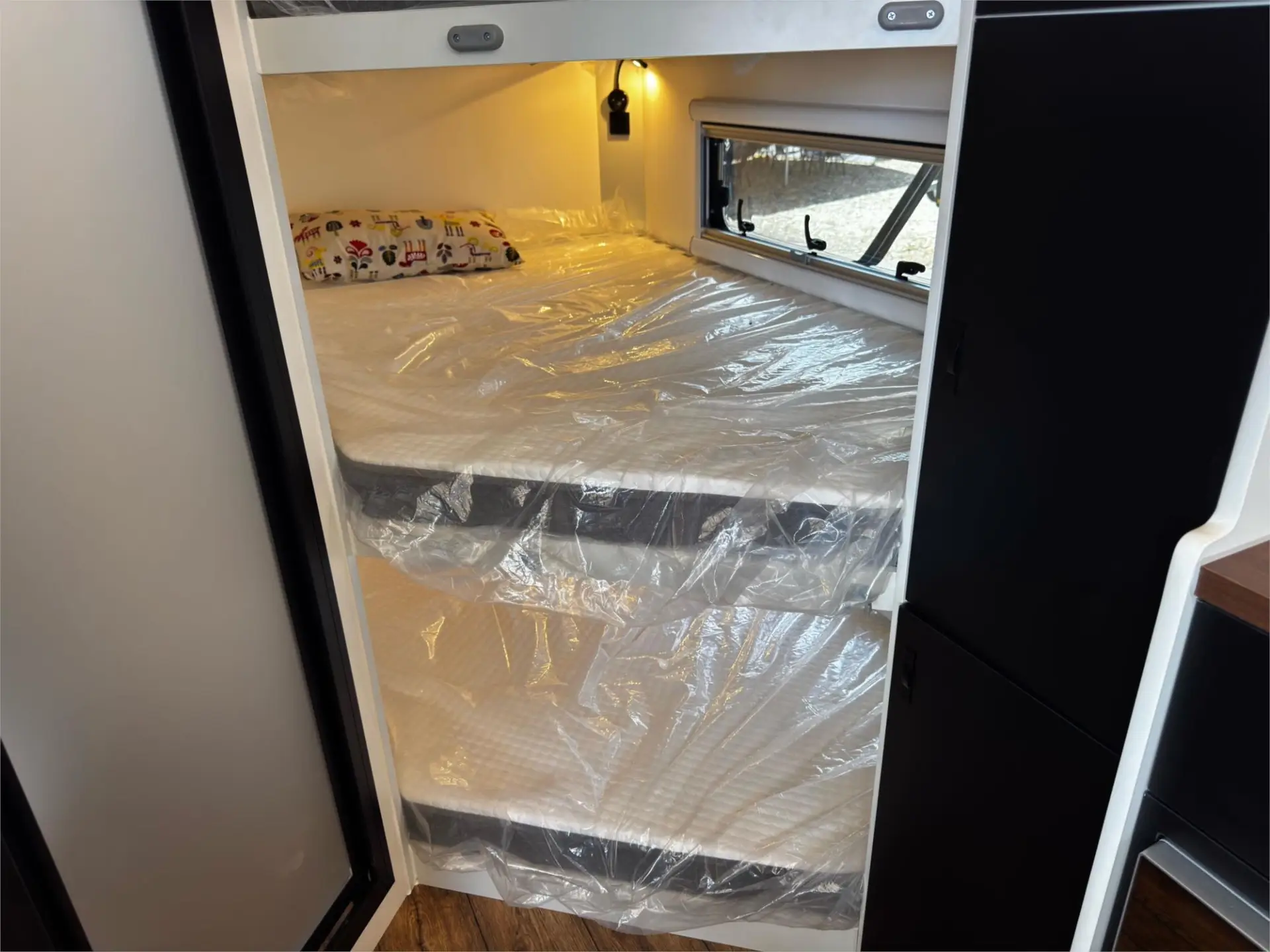 https://media-caravea.syd1.digitaloceanspaces.com/caravans/95EIC22323/exterior-29.webp