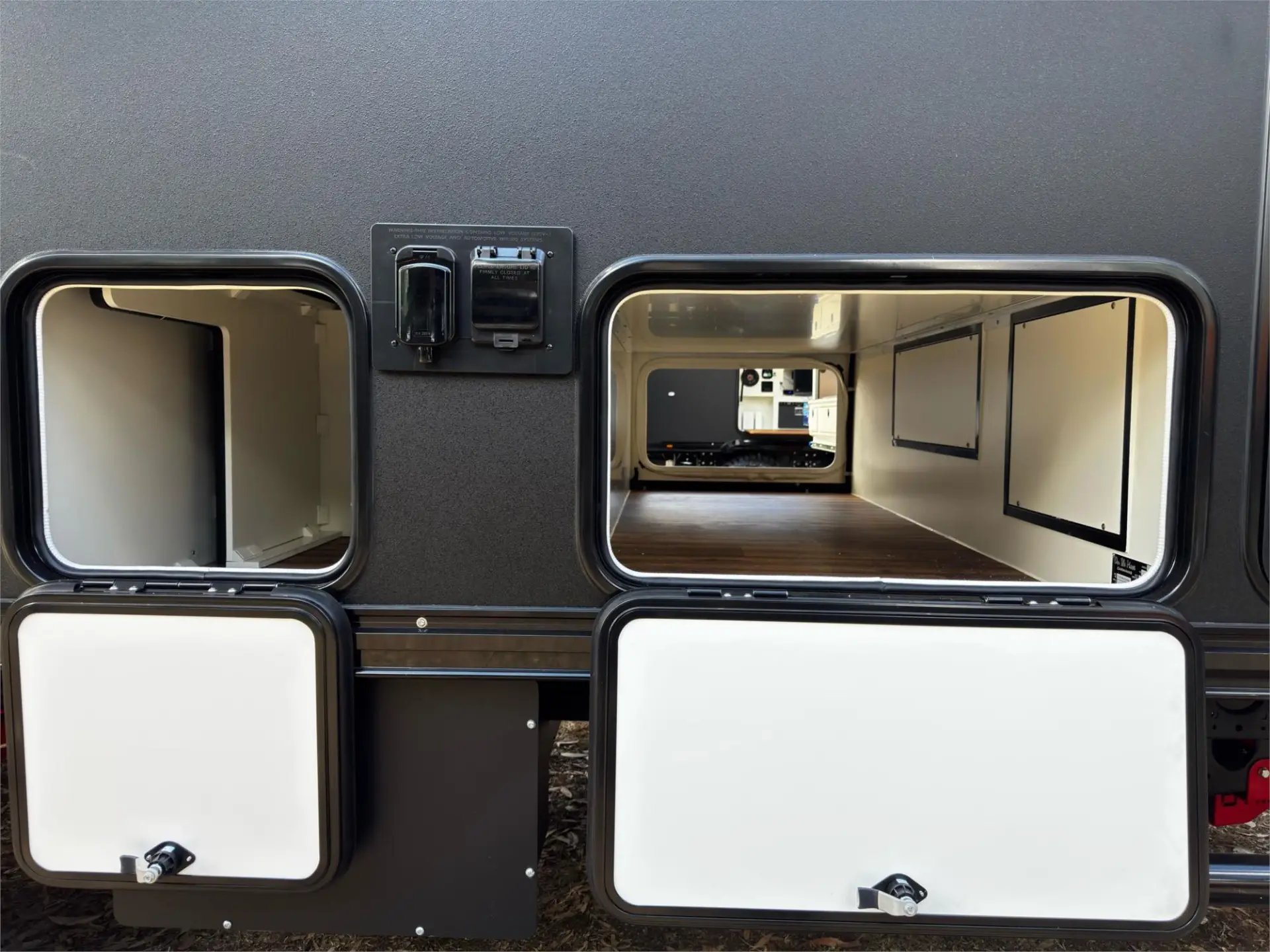 https://media-caravea.syd1.digitaloceanspaces.com/caravans/95EIC22323/exterior-9.webp