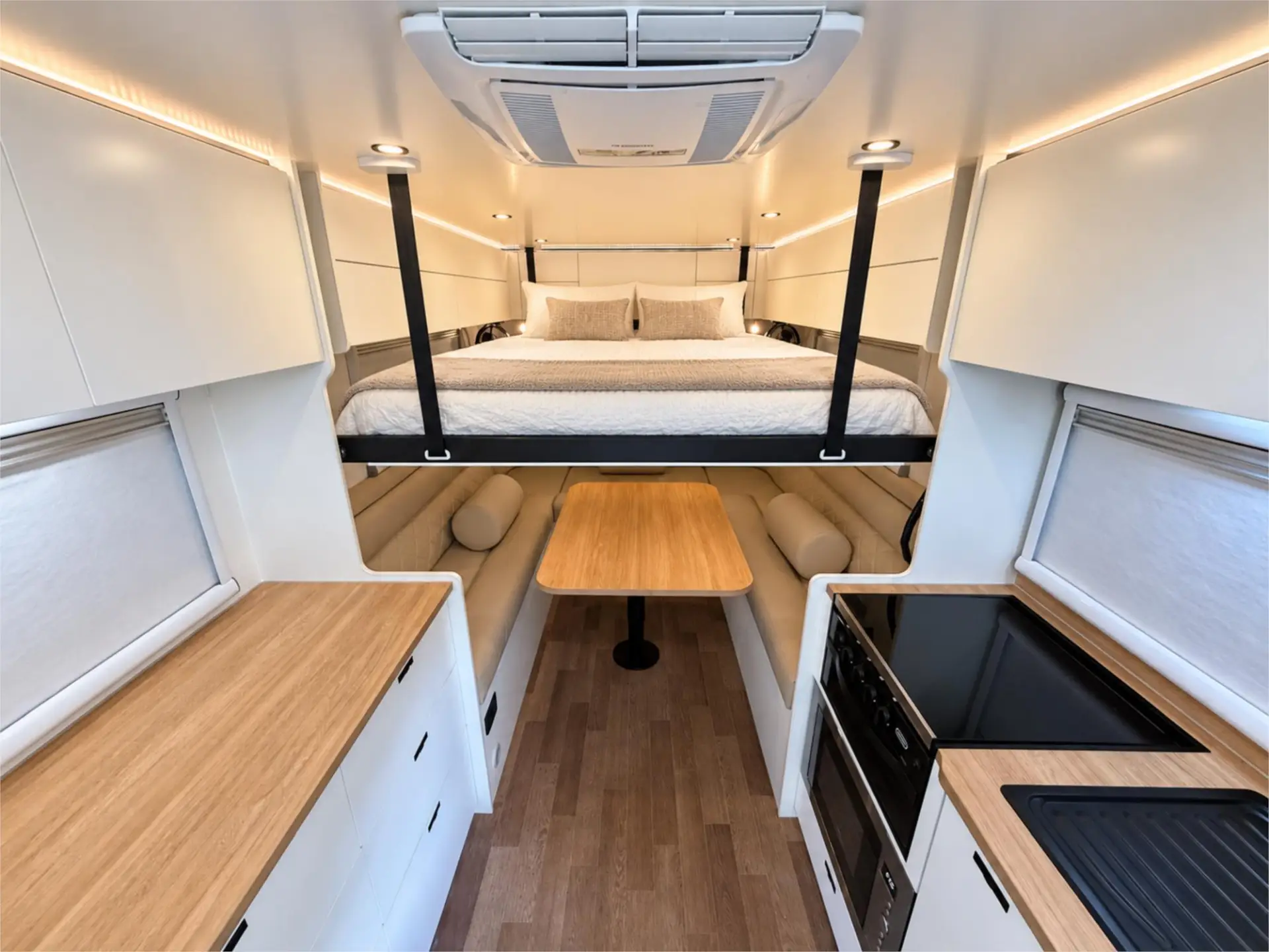 https://media-caravea.syd1.digitaloceanspaces.com/caravans/95EIC22475/exterior-7.webp