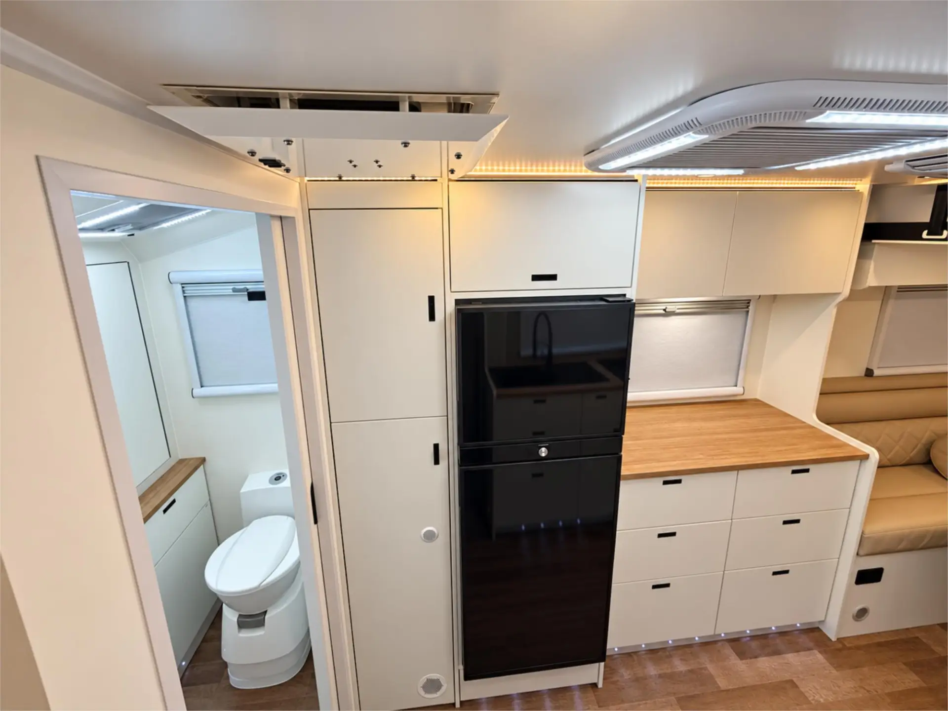 https://media-caravea.syd1.digitaloceanspaces.com/caravans/95EIC22475/exterior-9.webp