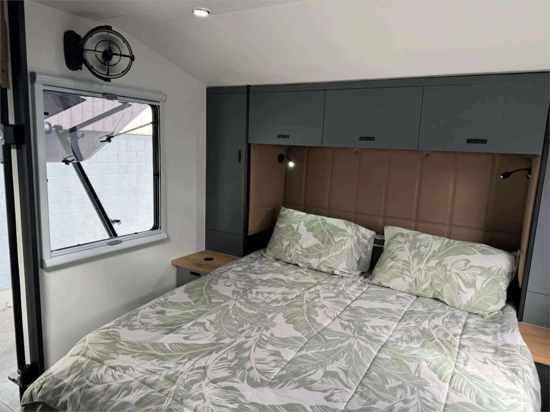 https://media-caravea.syd1.digitaloceanspaces.com/caravans/95EIC22944/exterior-15.webp