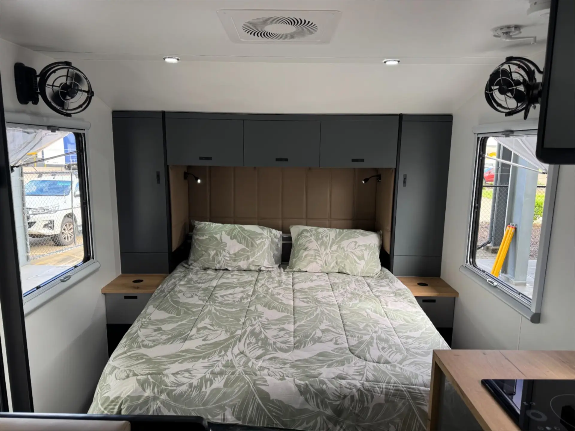 https://media-caravea.syd1.digitaloceanspaces.com/caravans/95EIC22944/exterior-3.webp