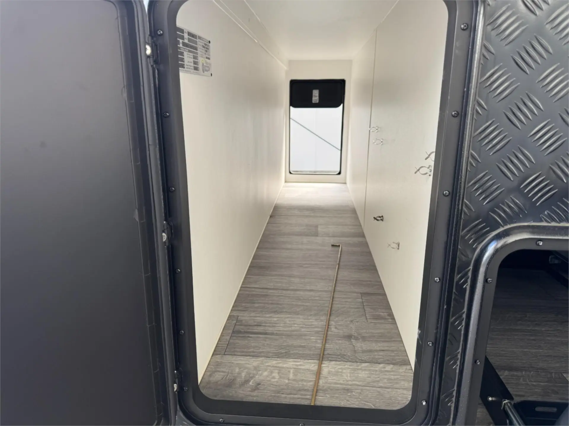 https://media-caravea.syd1.digitaloceanspaces.com/caravans/95EIC22944/exterior-51.webp