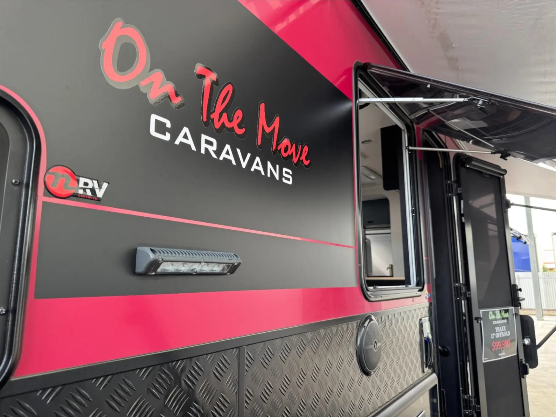 https://media-caravea.syd1.digitaloceanspaces.com/caravans/95EIC22944/exterior-53.webp
