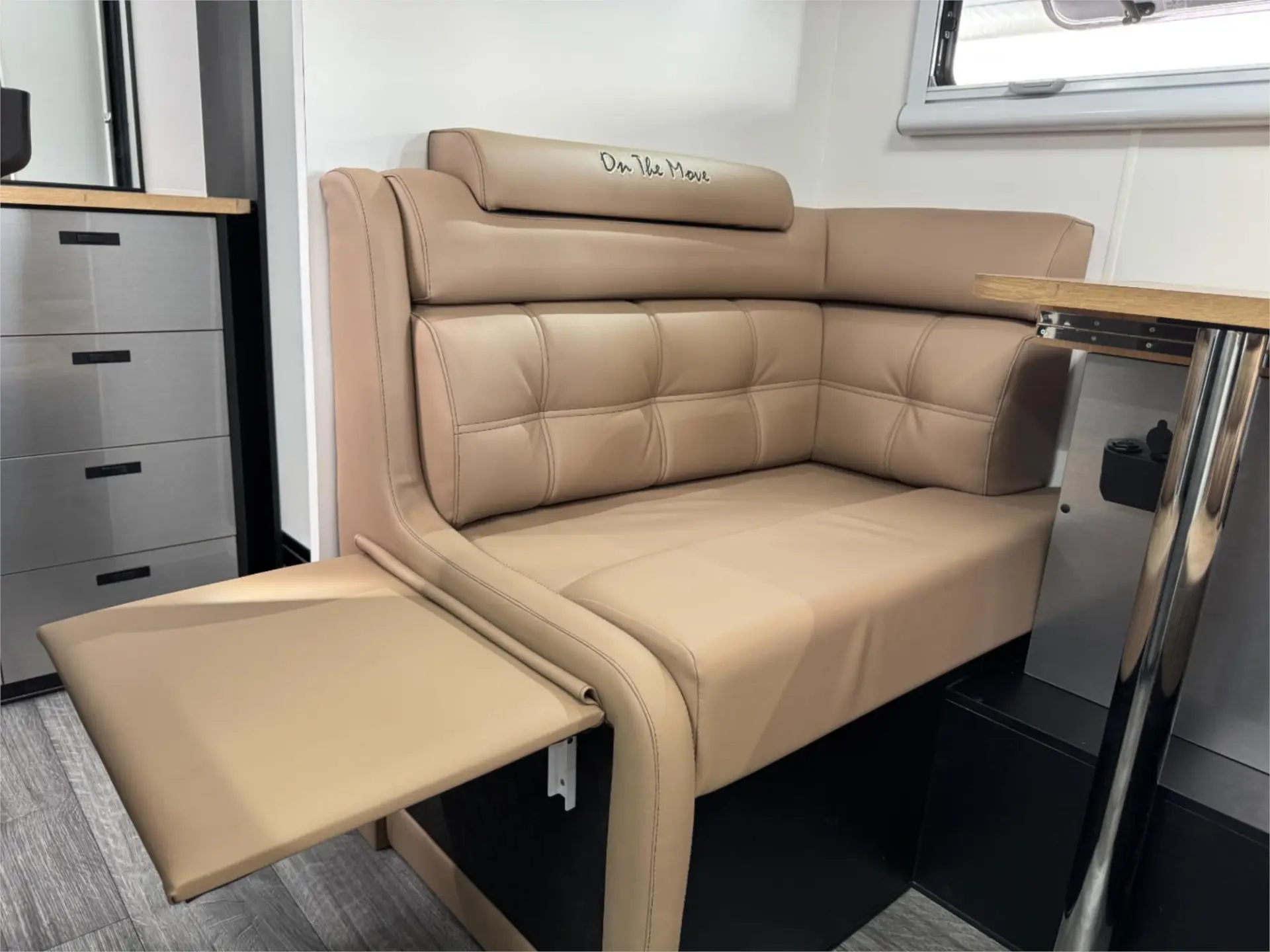 https://media-caravea.syd1.digitaloceanspaces.com/caravans/95EIC22944/exterior-59.webp