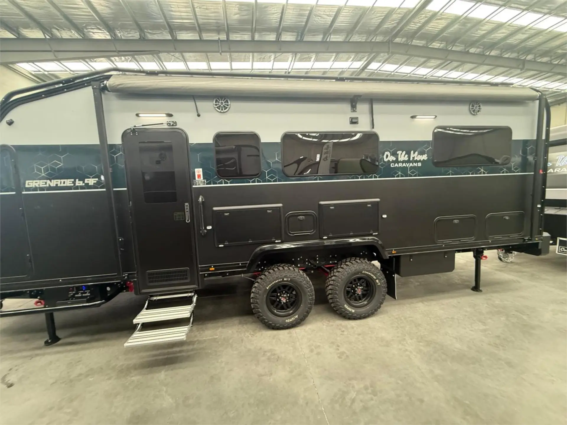 https://media-caravea.syd1.digitaloceanspaces.com/caravans/95EIC22953/exterior-11.webp
