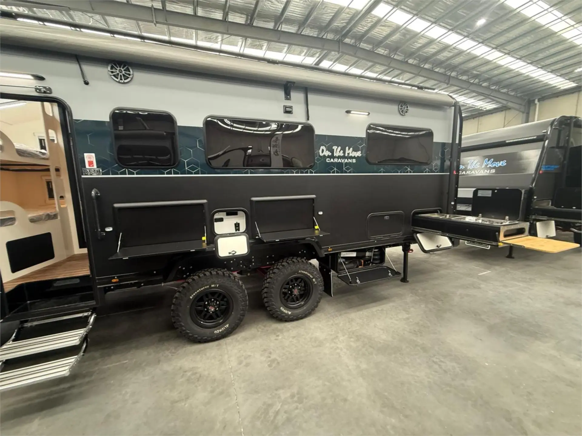 https://media-caravea.syd1.digitaloceanspaces.com/caravans/95EIC22953/exterior-2.webp