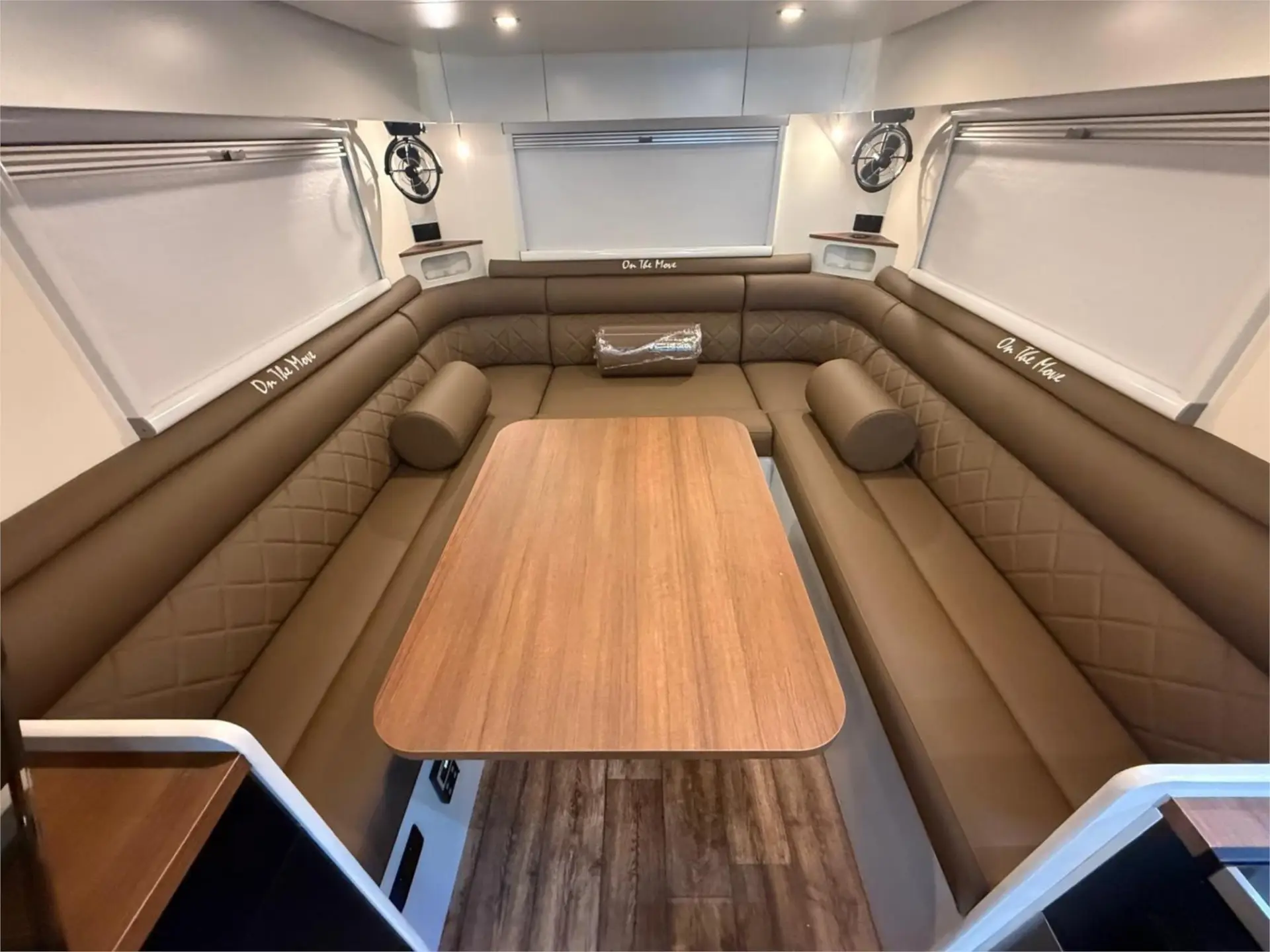 https://media-caravea.syd1.digitaloceanspaces.com/caravans/95EIC22953/exterior-8.webp