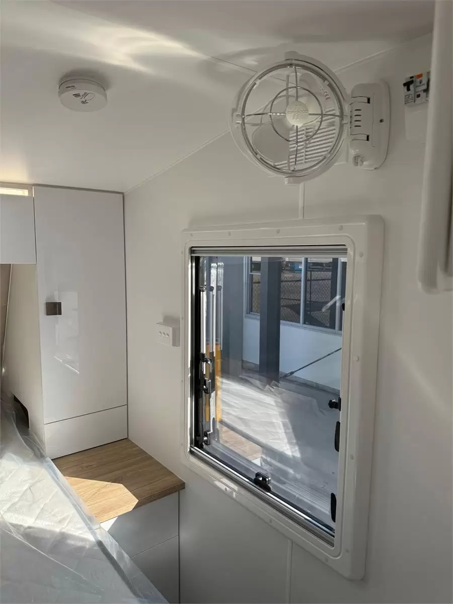 https://media-caravea.syd1.digitaloceanspaces.com/caravans/95EIC5348/exterior-1.webp