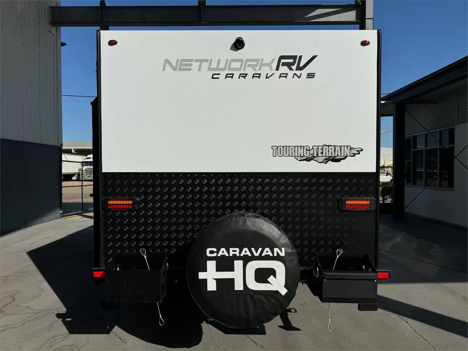 https://media-caravea.syd1.digitaloceanspaces.com/caravans/95EIC5348/exterior-13.webp