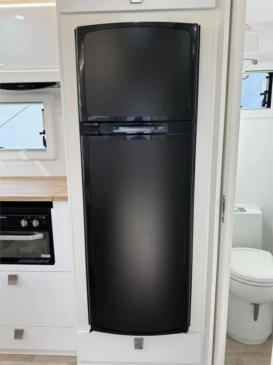 https://media-caravea.syd1.digitaloceanspaces.com/caravans/95EIC5348/exterior-3.webp