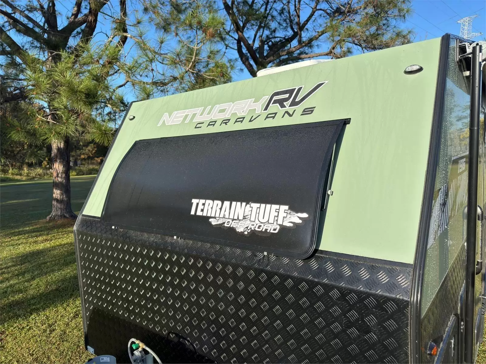 https://media-caravea.syd1.digitaloceanspaces.com/caravans/95EIC5867/exterior-10.webp