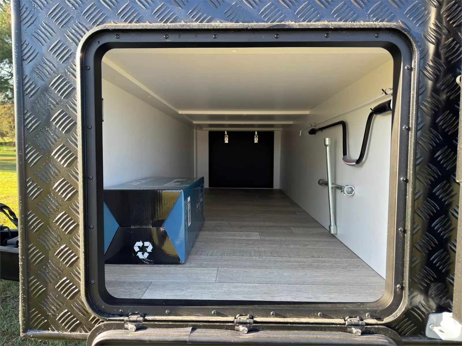 https://media-caravea.syd1.digitaloceanspaces.com/caravans/95EIC5867/exterior-12.webp