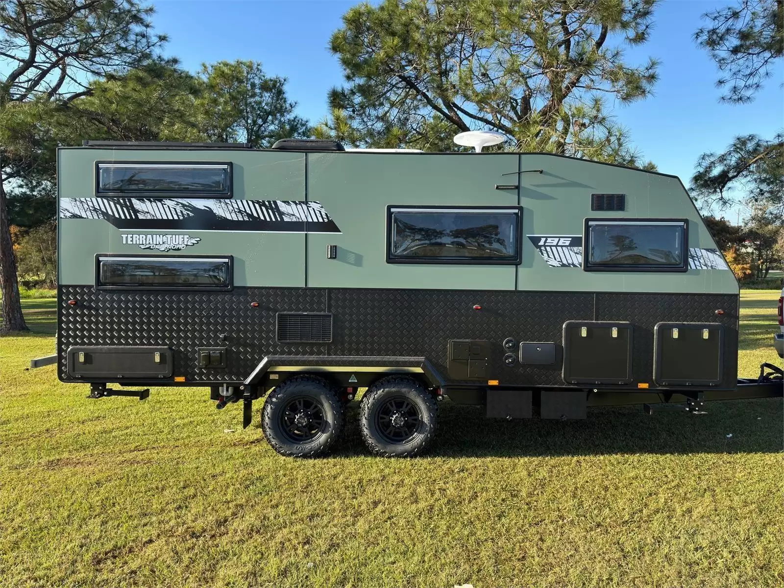 https://media-caravea.syd1.digitaloceanspaces.com/caravans/95EIC5867/exterior-14.webp