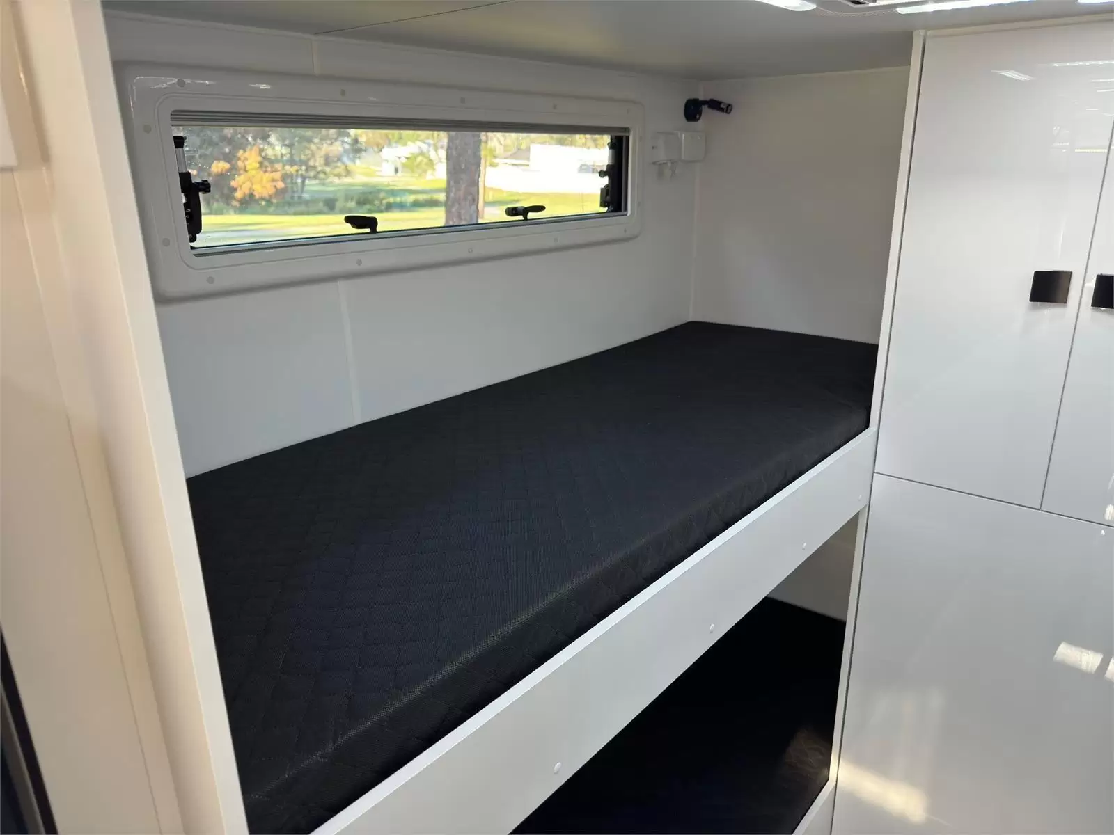 https://media-caravea.syd1.digitaloceanspaces.com/caravans/95EIC5867/exterior-3.webp