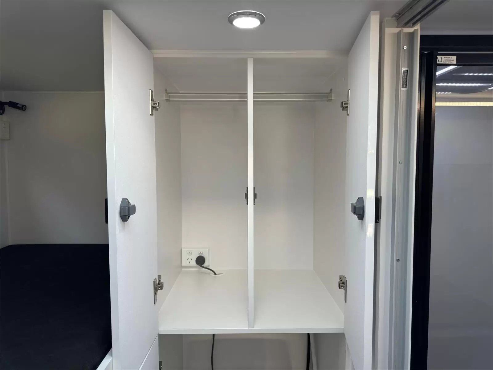 https://media-caravea.syd1.digitaloceanspaces.com/caravans/95EIC5867/exterior-5.webp