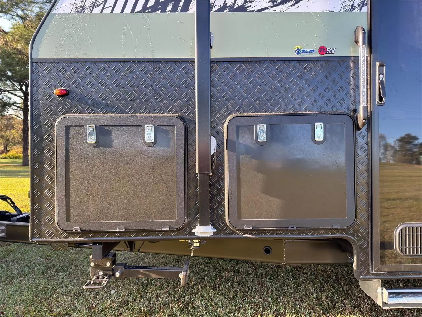https://media-caravea.syd1.digitaloceanspaces.com/caravans/95EIC5867/exterior-8.webp