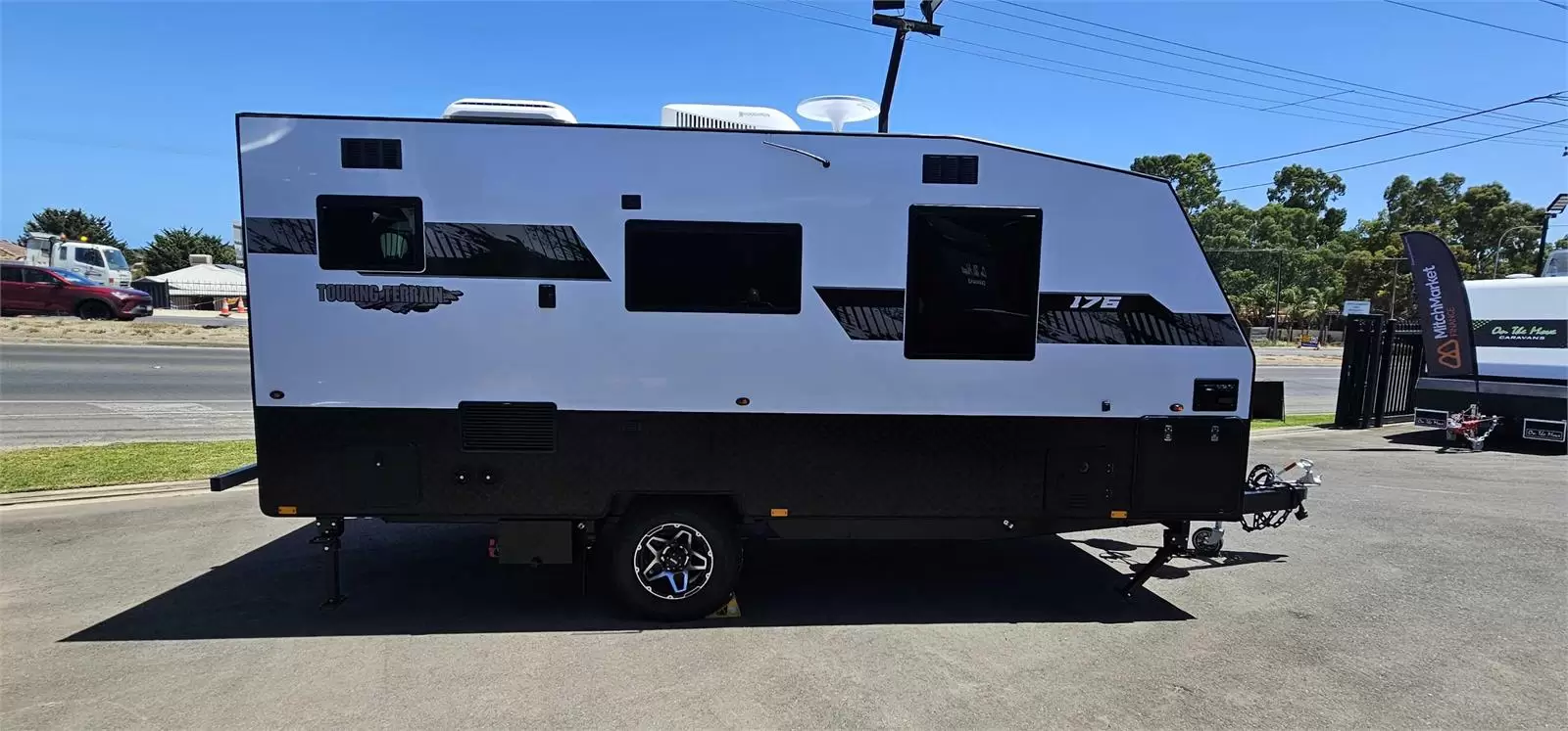 https://media-caravea.syd1.digitaloceanspaces.com/caravans/95EIC6695/exterior-19.webp